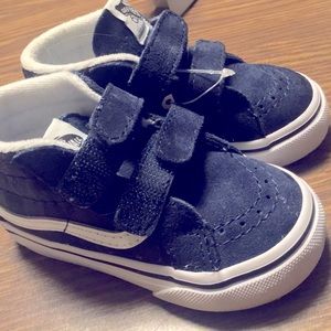 NWOT VANS BABY MID SIZE 5.5